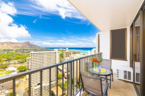 30th Floor with Beautiful Ocean and Diamond Head Views | 1 Block to Beach | Free Parking & WIFI